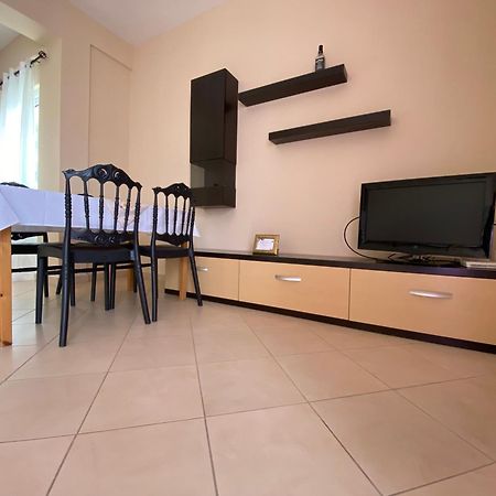 L.T. Apartment 5Th Street Sarande Ngoại thất bức ảnh