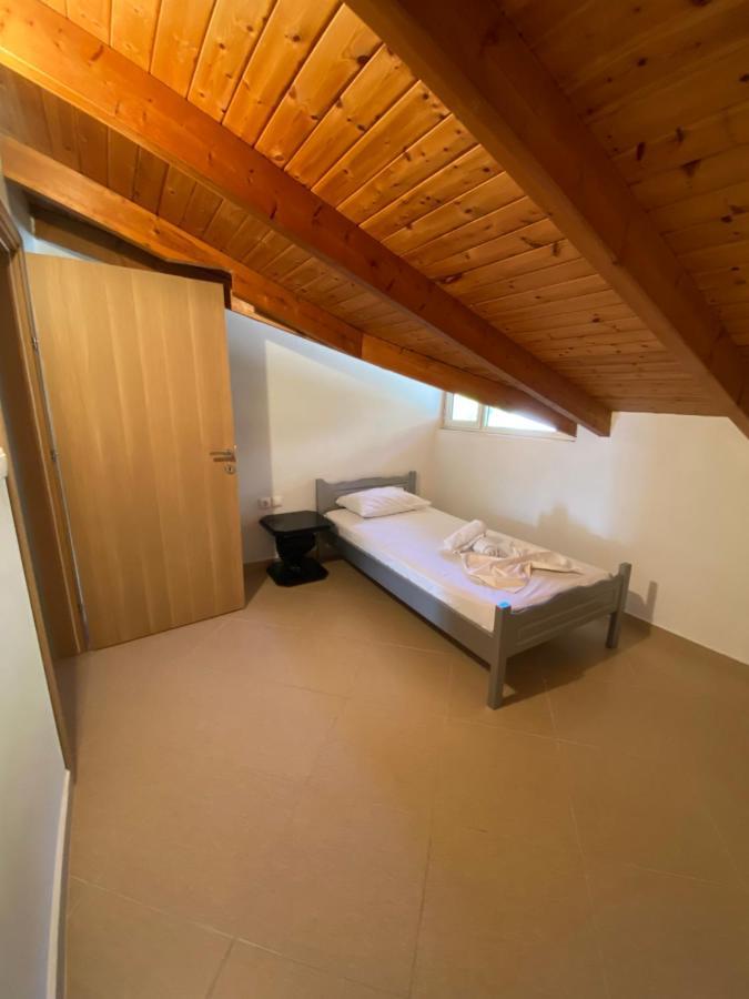 L.T. Apartment 5Th Street Sarande Ngoại thất bức ảnh