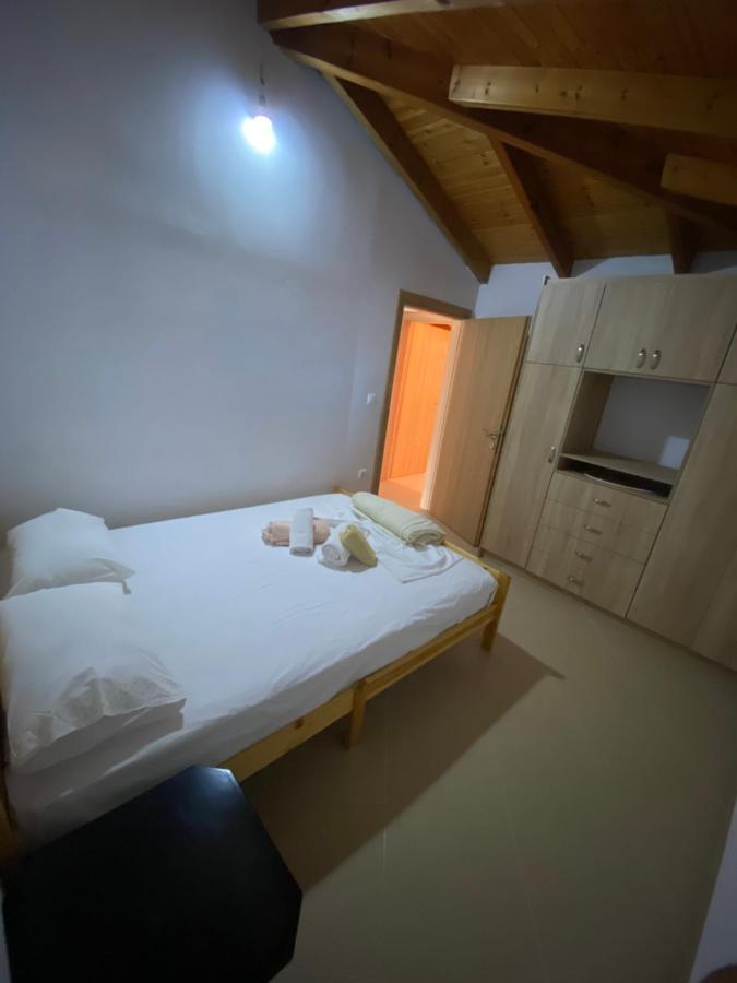 L.T. Apartment 5Th Street Sarande Ngoại thất bức ảnh