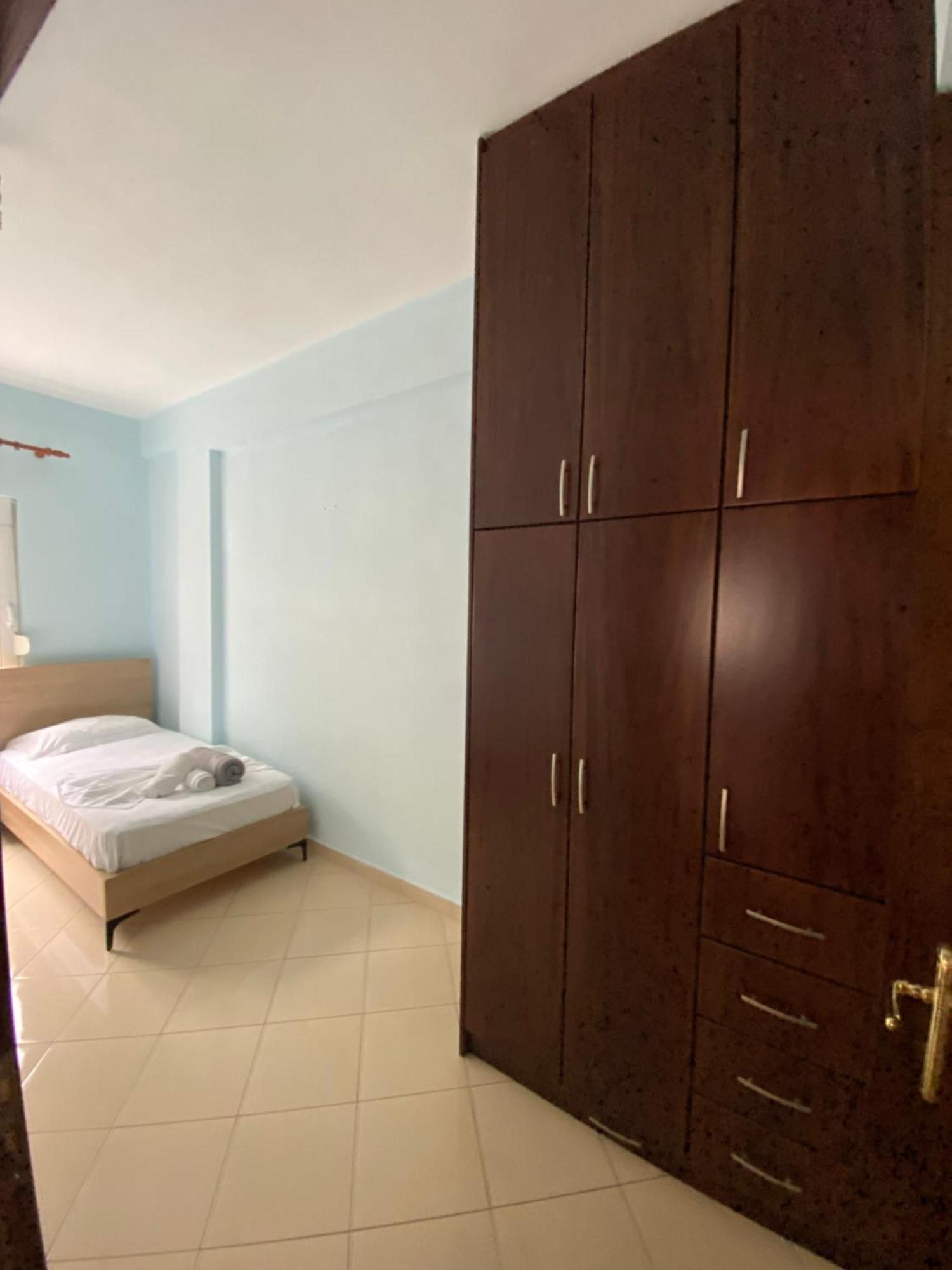 L.T. Apartment 5Th Street Sarande Ngoại thất bức ảnh