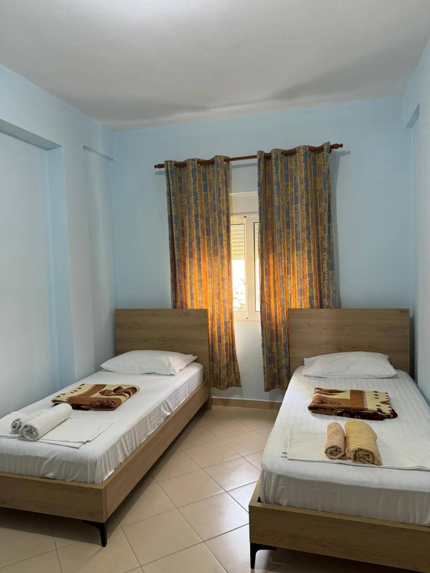 L.T. Apartment 5Th Street Sarande Ngoại thất bức ảnh