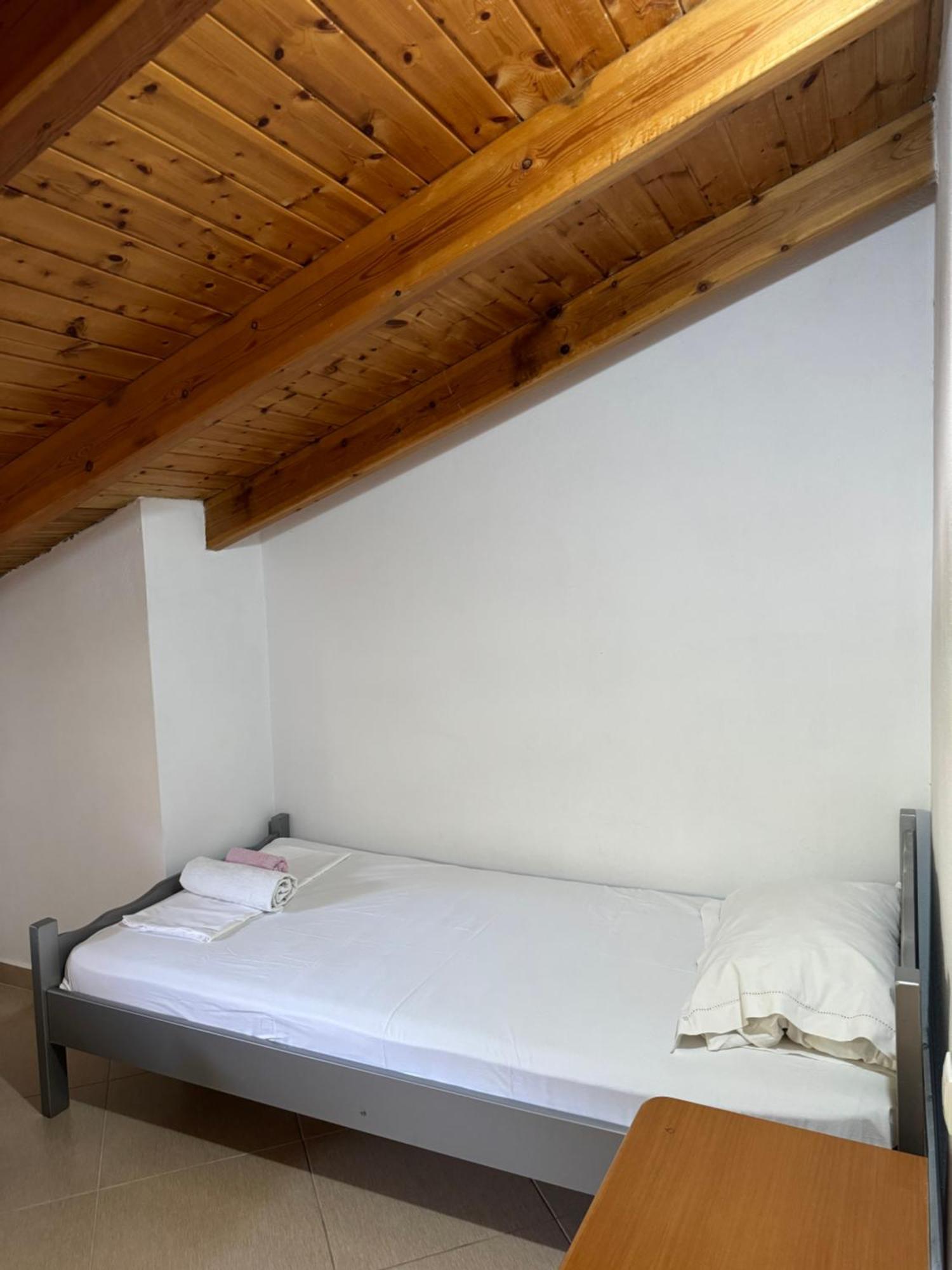 L.T. Apartment 5Th Street Sarande Ngoại thất bức ảnh