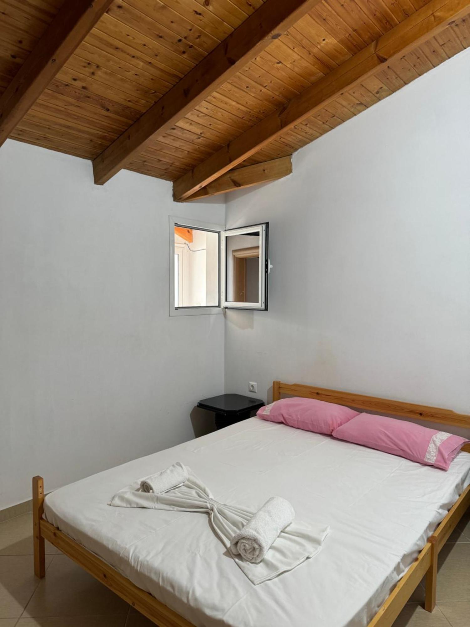 L.T. Apartment 5Th Street Sarande Ngoại thất bức ảnh