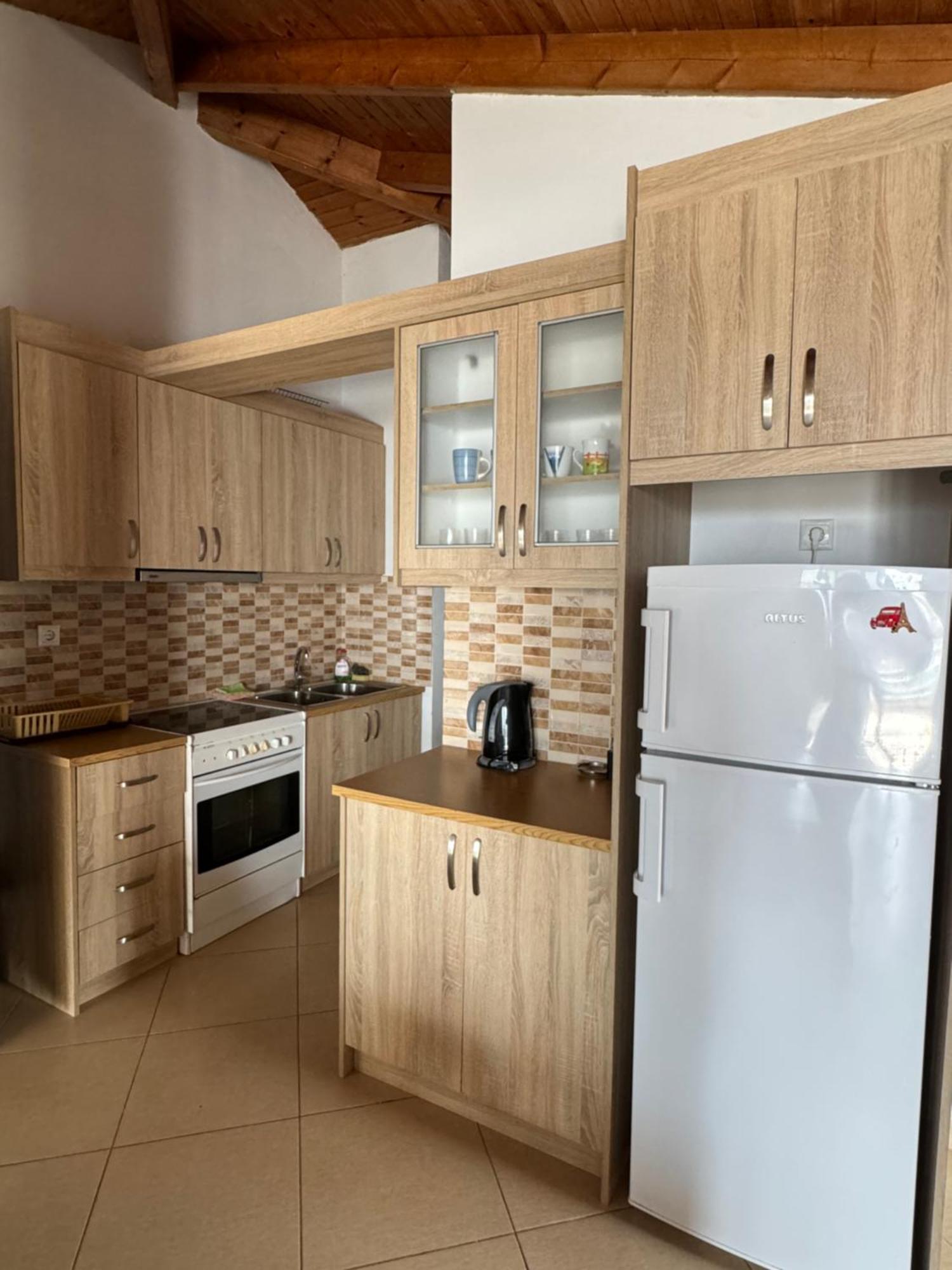 L.T. Apartment 5Th Street Sarande Ngoại thất bức ảnh